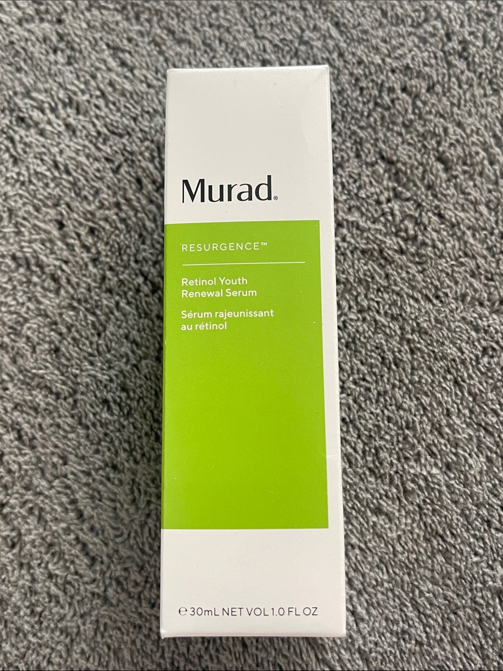 Murad Retinol Youth Renewal Serum — Green and White